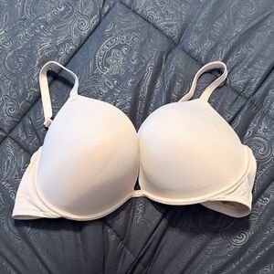 PINK Victoria's Secret Cream Underwire Bra